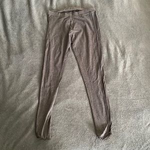 Victoria’s Secret Gray Pin Stripe Athletic Leggings Size Small